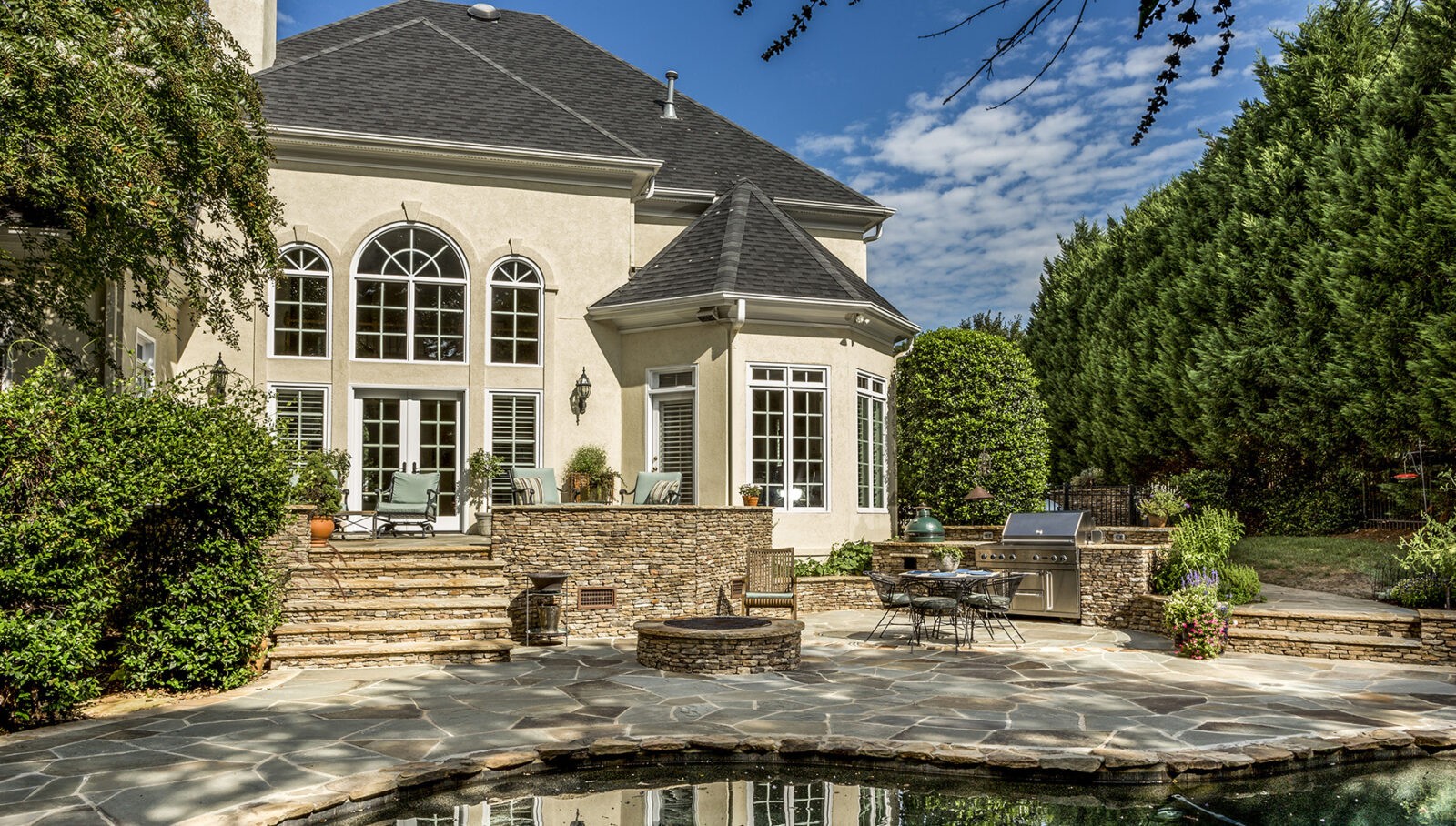 Stone-Man_Hardscape_Outdoor-Kitchen