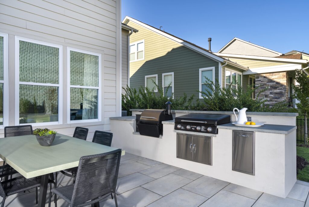 modern outdoor gourmet kitchen