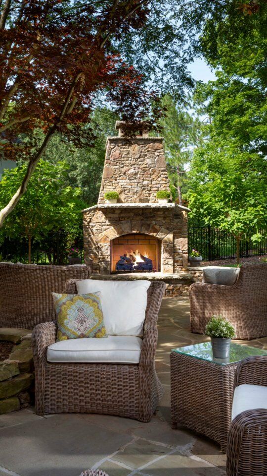 Build a fire with us 🔥

•
•
•

#stoneman #stonemanrocks #outdoorfireplace #clt #fortmill